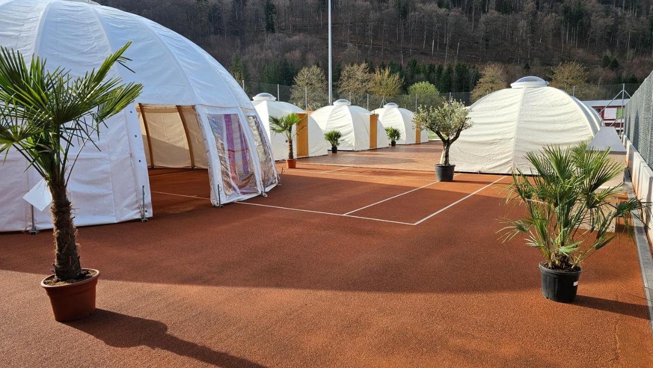 Hotel Fitnexx Zelt-Dorf Balsthal Exterior foto